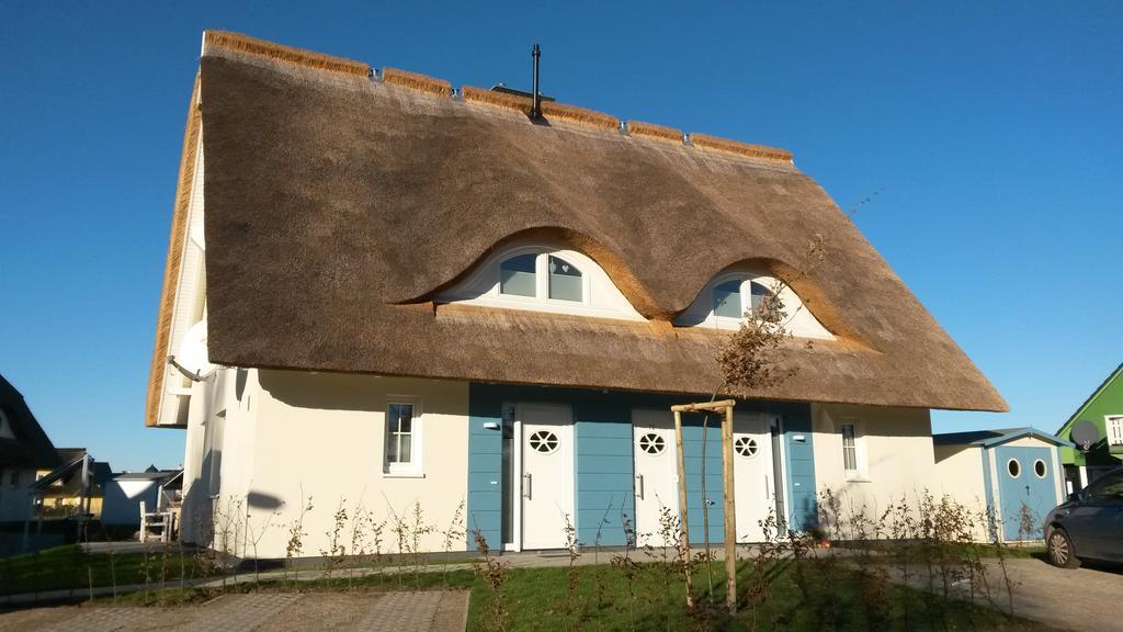 Reetdachhaeuser Boergerende Extérieur photo