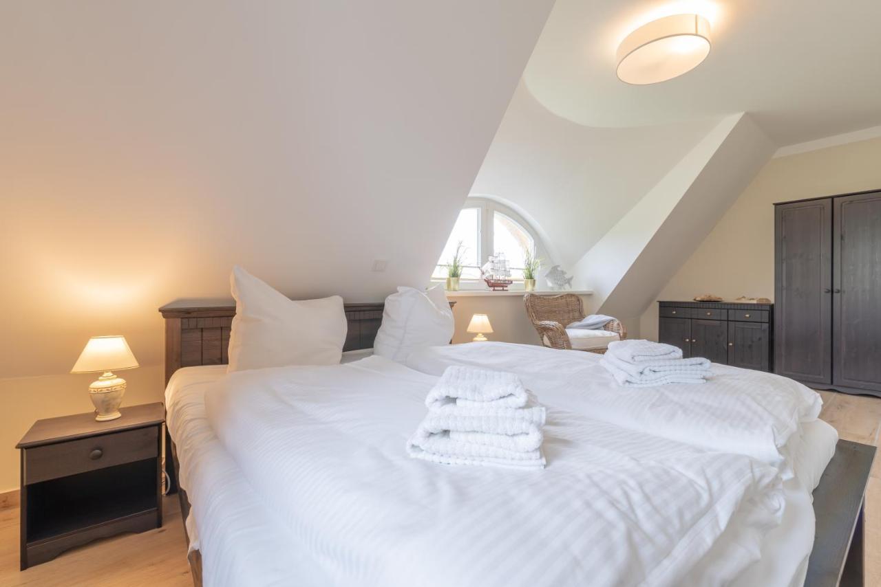 Reetdachhaeuser Boergerende Extérieur photo
